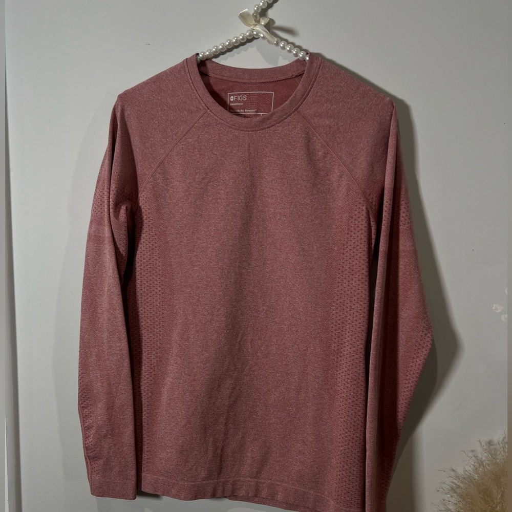 Brand new FIGS Mauve size M